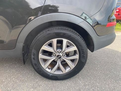 Used 2015 Kia Sportage LX FWD image 11