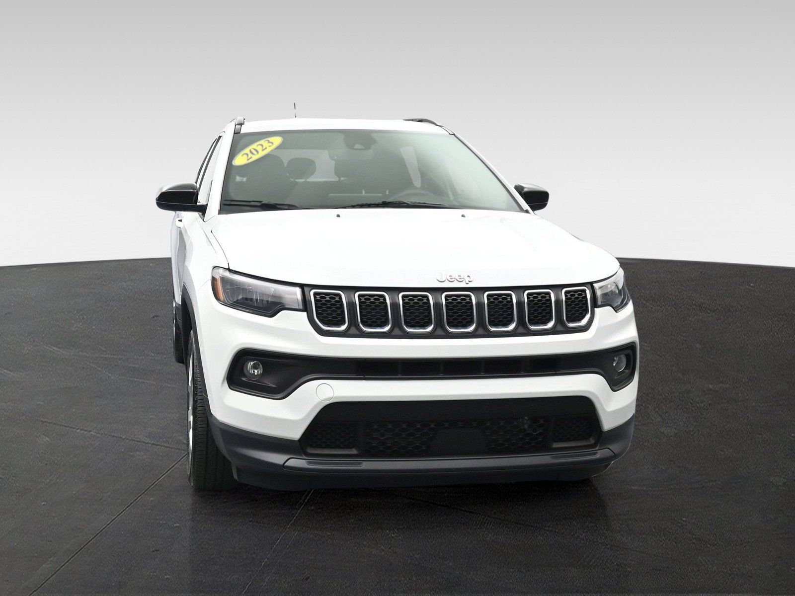 Used 2023 Jeep Compass Latitude AWD/4WD image 7