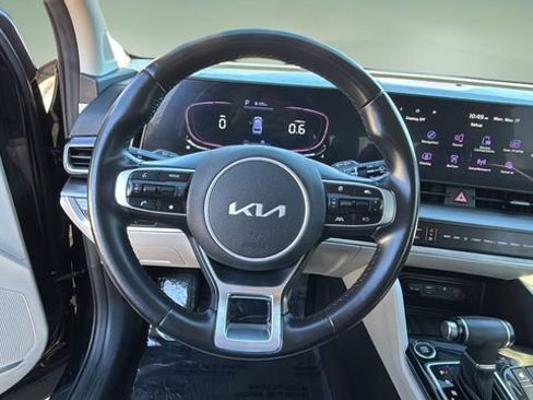 Used 2024 Kia Sportage EX image 11