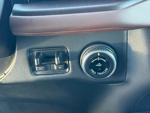 Certified 2025 Lincoln Navigator L Reserve AWD/4WD image 19