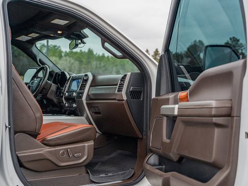 Certified 2020 Ford F250 King Ranch w/ Chrome Package image 17