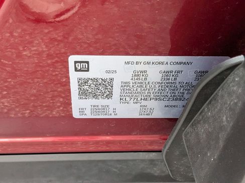 Used 2025 Chevrolet Trax LT w/ LT Convenience Package FWD image 28