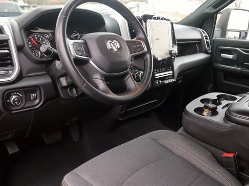 Used 2024 RAM 2500 Big Horn w/ Sport Appearance Package image 14