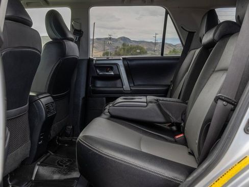 Used 2019 Toyota 4Runner SR5 Premium image 8