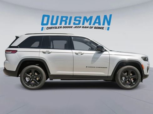 New 2025 Jeep Grand Cherokee Limited w/ Luxury Tech Group II image 3