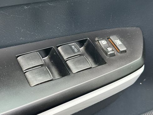 Used 2018 Toyota Tundra SR5 w/ TRD Off Road Package image 13