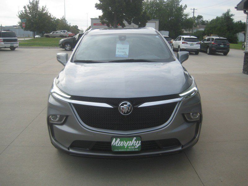 Used 2024 Buick Enclave Essence w/ Sport Touring Edition FWD image 3