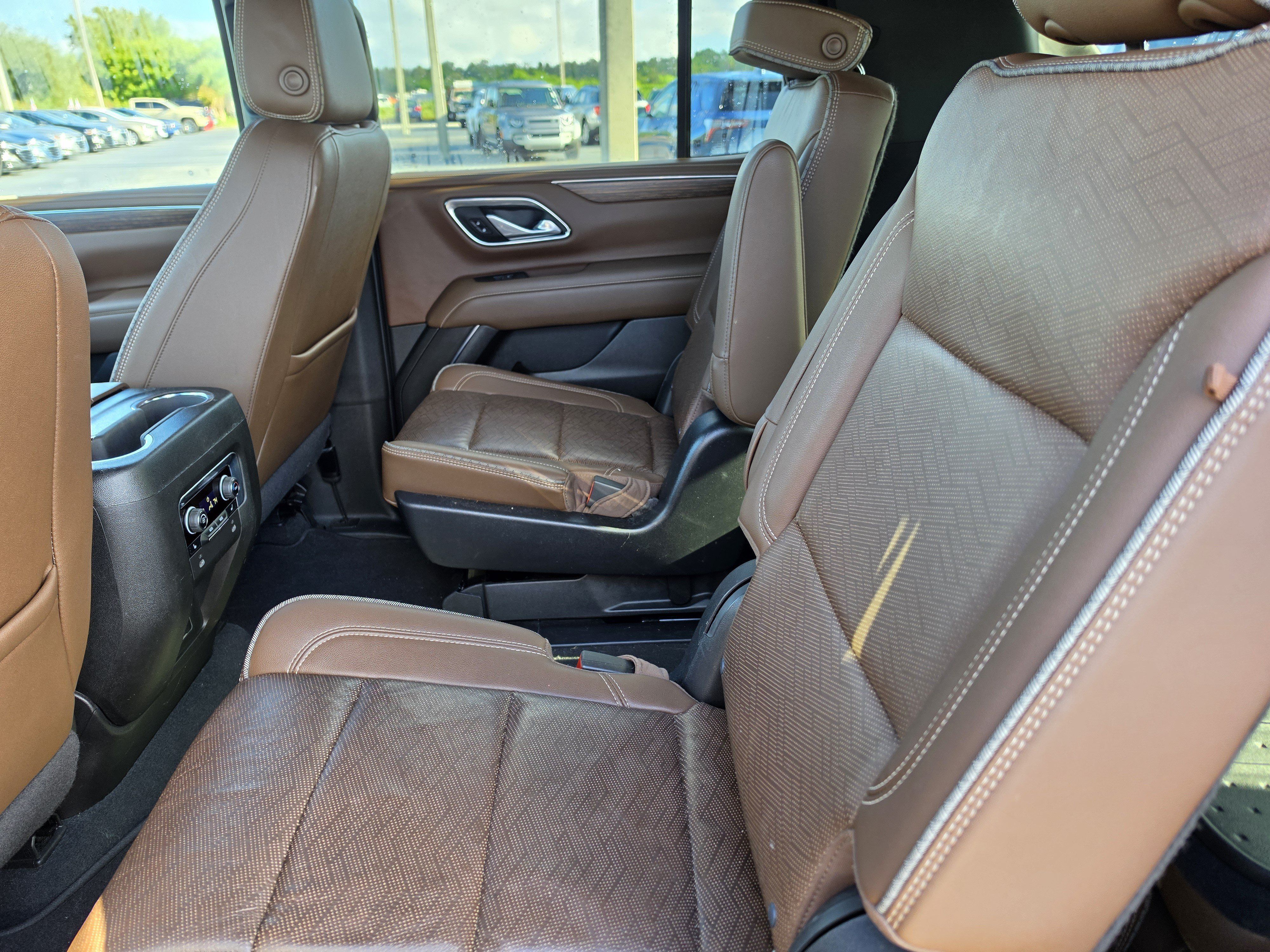 Certified 2022 Chevrolet Tahoe High Country w/ Premium Package AWD/4WD image 12