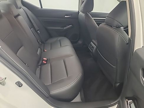 Used 2025 Nissan Altima 2.5 SL FWD image 17