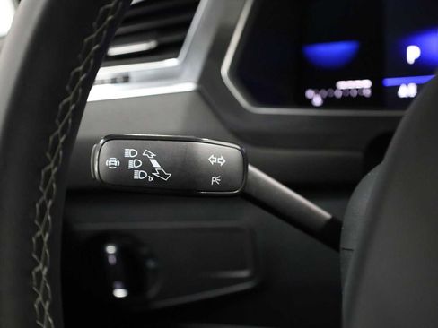 Used 2022 Volkswagen Tiguan SE image 28