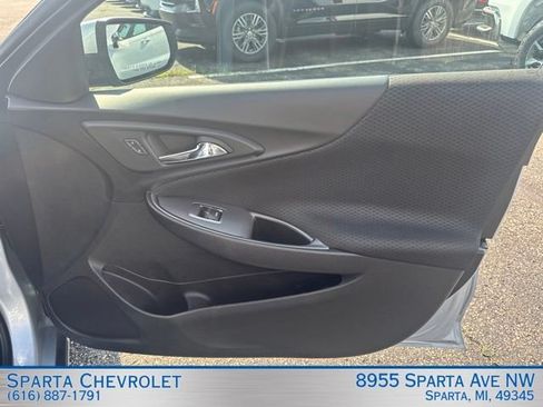 Used 2017 Chevrolet Malibu LT FWD image 23