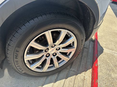 Used 2019 Cadillac XT4 Premium Luxury AWD/4WD image 22