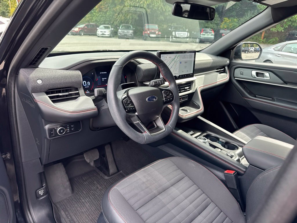 Used 2025 Ford Explorer ST-Line w/ Premium Package AWD/4WD image 16