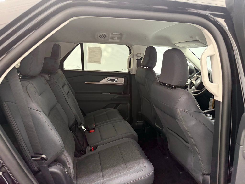 New 2025 Ford Explorer Active AWD/4WD image 18