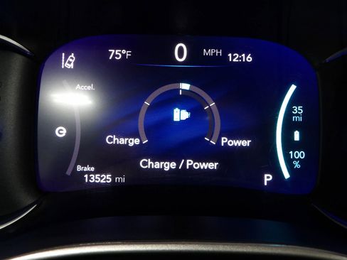 Used 2022 Chrysler Pacifica Touring-L w/ Uconnect Theater Family Group image 35