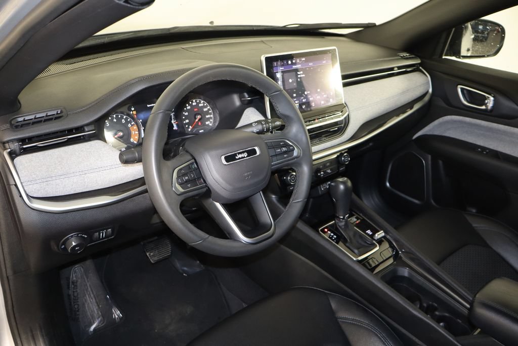 Used 2024 Jeep Compass Latitude AWD/4WD image 24