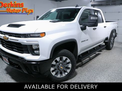 Used 2025 Chevrolet Silverado 2500 Custom w/ Custom Convenience Package AWD/4WD image 1