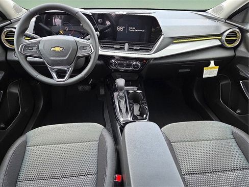 New 2026 Chevrolet Trax LT w/ Driver Confidence Package image 14