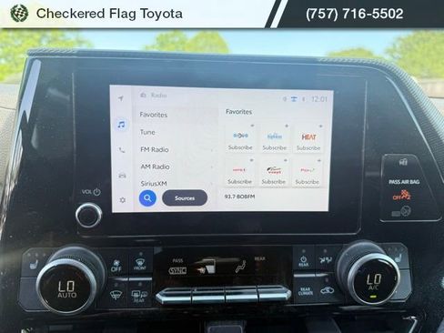 Used 2024 Toyota Highlander XSE image 18