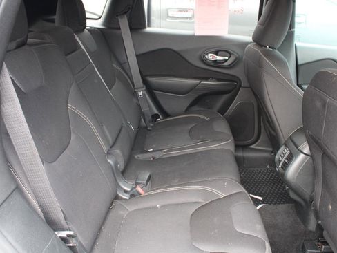 Used 2015 Jeep Cherokee Latitude w/ Comfort/Convenience Group image 5