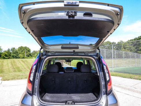 Used 2014 Kia Soul + FWD image 14
