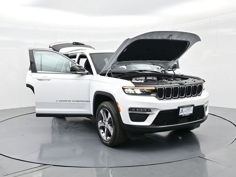 New 2025 Jeep Grand Cherokee Limited 4xe w/ Luxury Tech Group II image 25