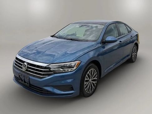Used 2021 Volkswagen Jetta SE FWD image 3