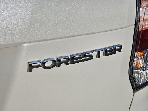 Used 2018 Subaru Forester 2.5i Premium image 13