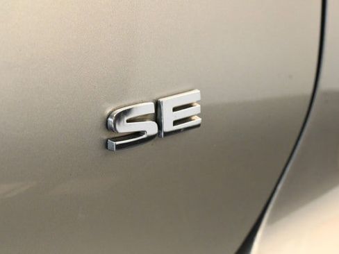 Used 2024 Mitsubishi Outlander SE AWD/4WD image 17