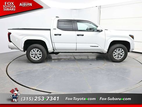 Used 2025 Toyota Tacoma SR5 image 14