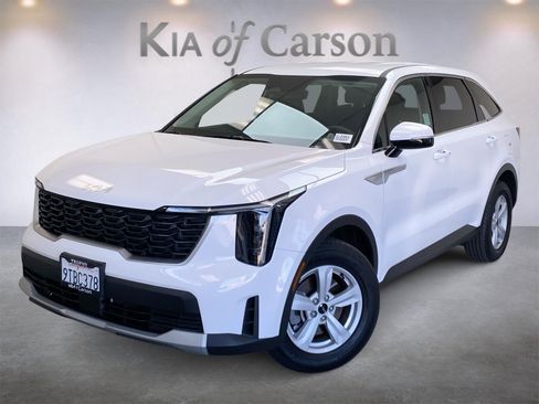 Certified 2025 Kia Sorento LX image 1