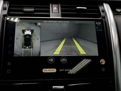 Used 2024 Land Rover Discovery S image 2