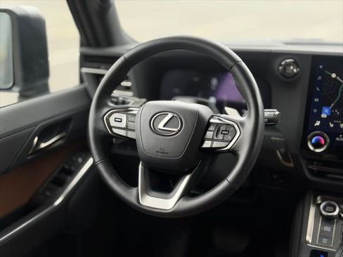 Used 2024 Lexus GX 550 w/ Accessory Package (Z1) AWD/4WD image 12