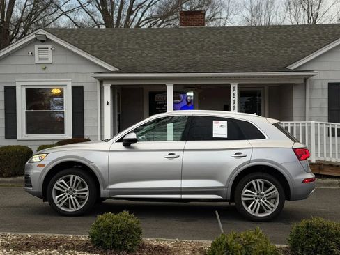 Used 2018 Audi Q5 2.0T Premium Plus w/ Premium Plus Package AWD/4WD image 3