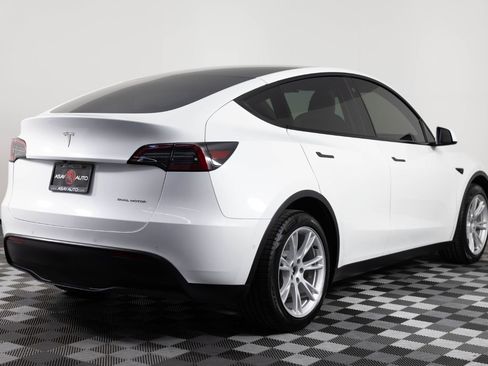 Used 2021 Tesla Model Y Long Range AWD/4WD image 7