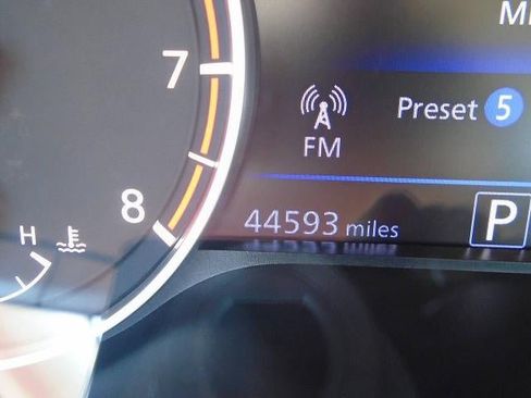 Used 2025 Nissan Altima 2.5 SV FWD image 6