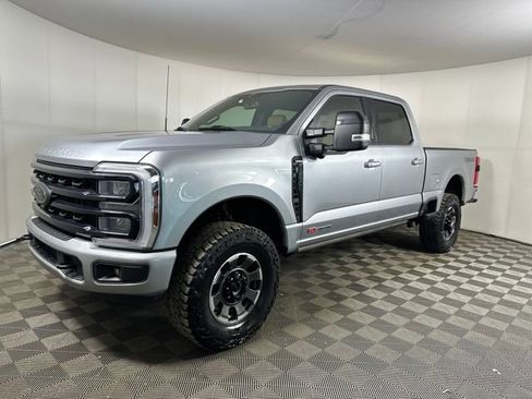 Used 2024 Ford F250 Lariat w/ Tremor Off-Road Package image 7