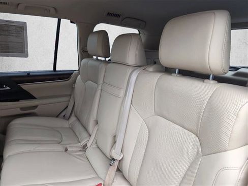 Used 2016 Lexus LX 570 4WD w/ Luxury Package image 19