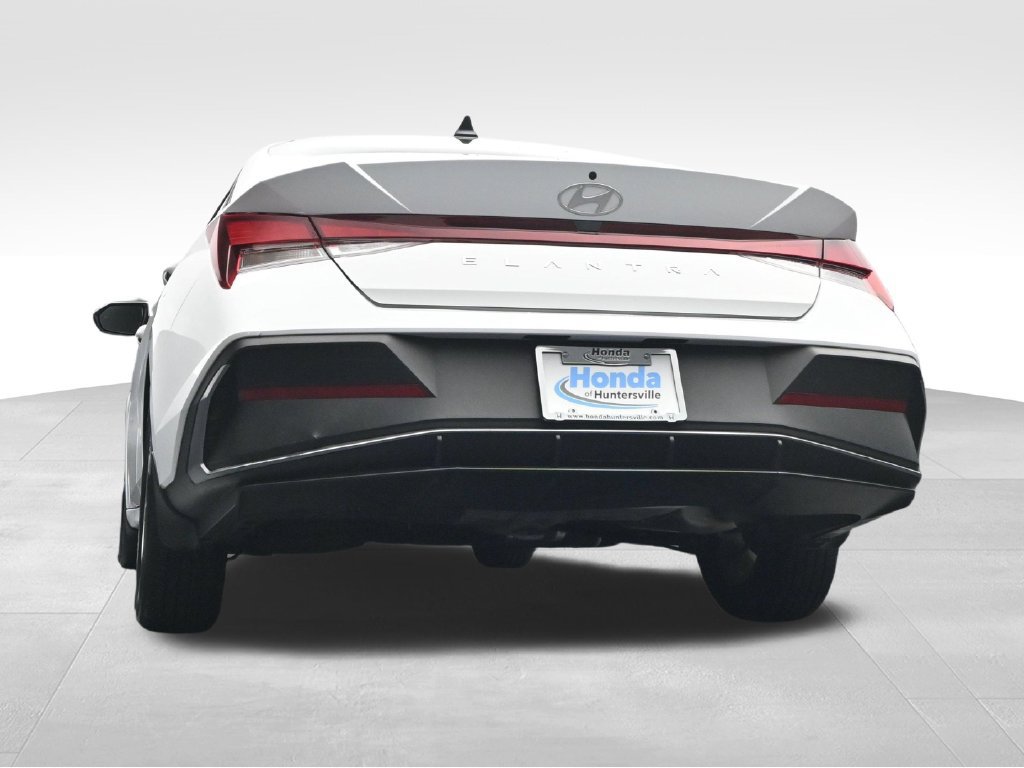 Used 2024 Hyundai Elantra SE FWD image 44
