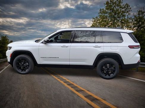 New 2025 Jeep Grand Cherokee L Altitude image 6