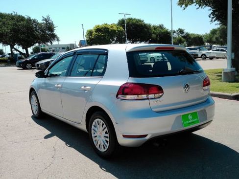 Used 2012 Volkswagen Golf 4-Door FWD image 10