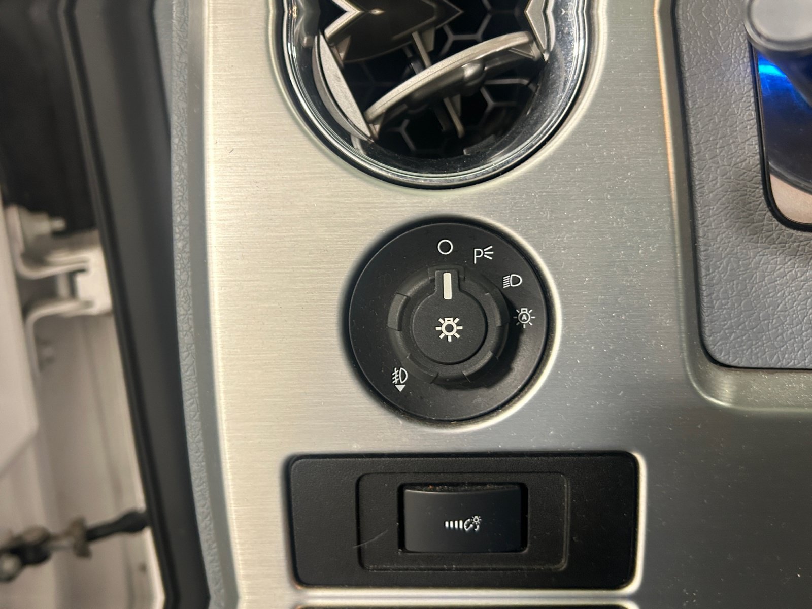 Used 2011 Ford F150 Platinum RWD image 19