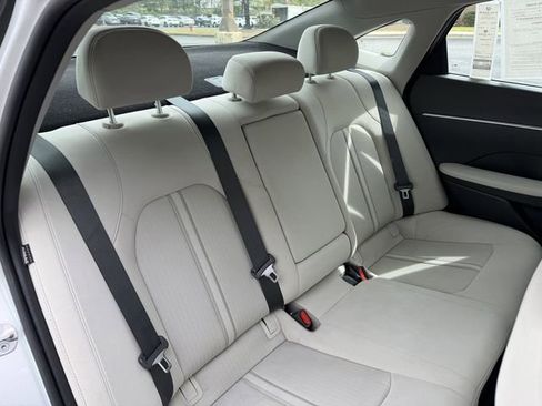 Used 2025 Hyundai Sonata SEL FWD image 33
