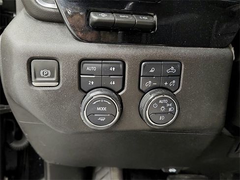 Used 2024 Chevrolet Silverado 3500 High Country w/ Technology Package image 28