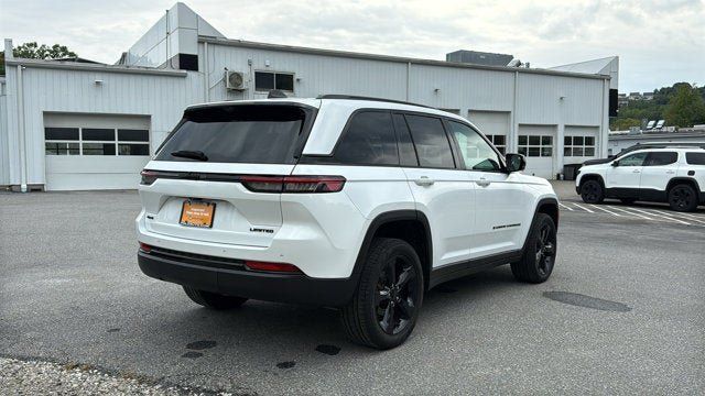 Certified 2024 Jeep Grand Cherokee Limited w/ Luxury Tech Group II AWD/4WD image 6