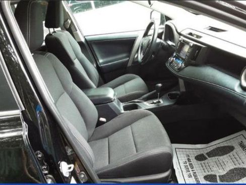 Used 2018 Toyota RAV4 XLE w/ Plus Extra Value Package image 5