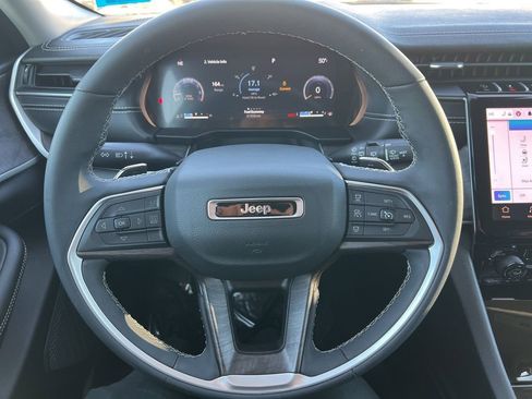 Certified 2023 Jeep Grand Cherokee L Limited w/ Luxury Tech Group II image 23