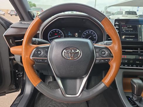 Used 2019 Toyota Avalon Limited FWD image 19