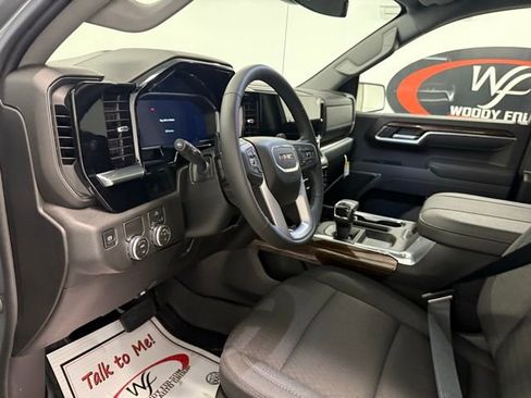 New 2026 GMC Sierra 1500 Elevation image 12