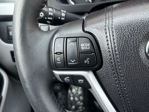 Used 2016 Toyota Highlander Limited Platinum image 28